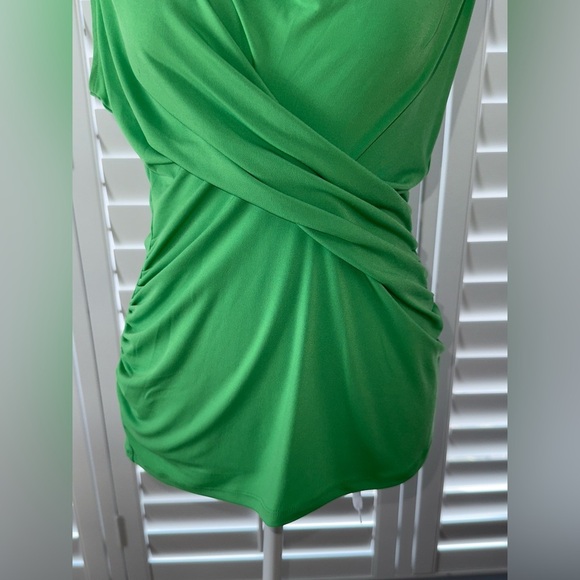New York & Company Emerald Green Sleeveless Ruched Top Size Small - Picture 3 of 9